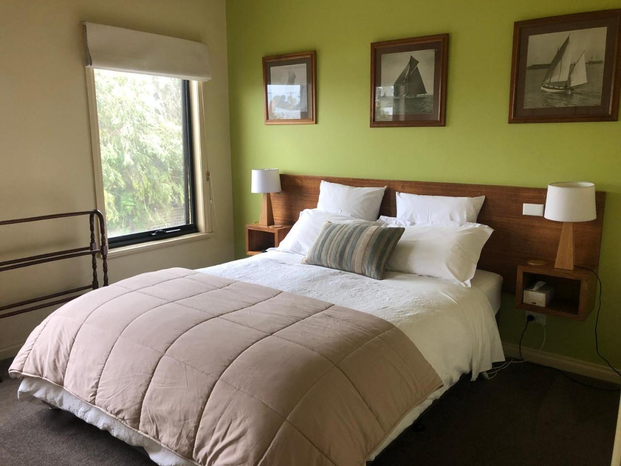 Port Boutique Accommodation Port Fairy Bagian luar foto